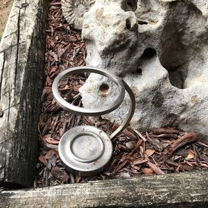 Metal accent holder